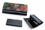 339D ROZ-RCA-Duży damski portfel skórzany, motyw kwiaty, motyle, róże-róże czarny